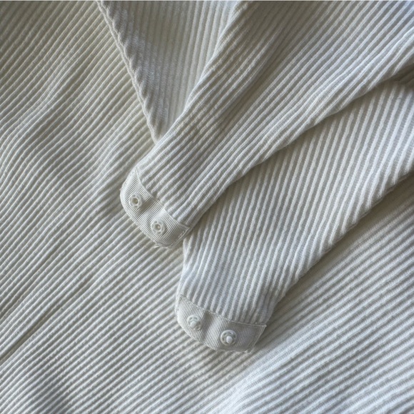 SNDYS Everywhere White Sleeveless Ribbed Bodysuit - Picture 2 of 8